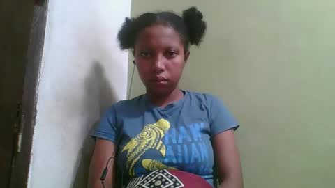 Snapshot of rinah654271 chatting on May 27, 9:17 am rinah654271 online show from May 27, 9:17 am