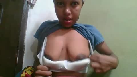 Snapshot of rinah654271 chatting on June 1, 2:24 am rinah654271 online show from June 1, 2:24 am