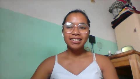 Snapshot of rinah856024 chatting on May 1, 4:11 pm rinah856024 online show from May 1, 4:11 pm