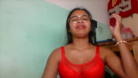 Snapshot of rinah856024 chatting on May 31, 6:09 pm rinah856024 online show from May 31, 6:09 pm