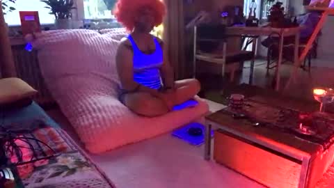 Snapshot of riod_rainforest_1983 chatting on April 3, 5:55 pm Rotrigo online show from April 3, 5:55 pm