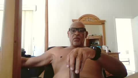 Snapshot of rionel chatting on July 28, 7:39 pm RioNel online show from July 28, 7:39 pm