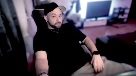 Snapshot of riptid3_ chatting on February 1, 4:22 pm Ask Me online show from February 1, 4:22 pm