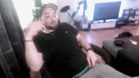 Snapshot of riptid3_ chatting on February 21, 12:39 pm Ask Me online show from February 21, 12:39 pm