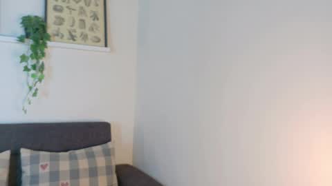 Snapshot of ririibrunette__ chatting on May 1, 7:51 pm RIRI online show from May 1, 7:51 pm