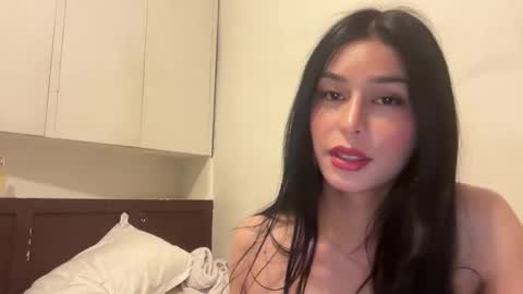 risingqueen online show from March 16, 3:12 am