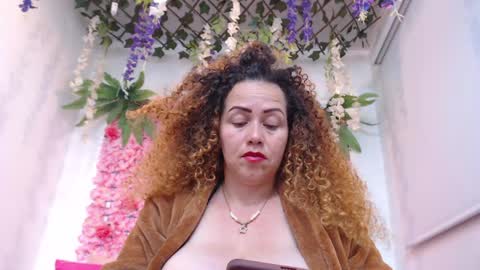 Snapshot of risitos_de_oro_ chatting on April 21, 1:42 am Risitos De Oro online show from April 21, 1:42 am