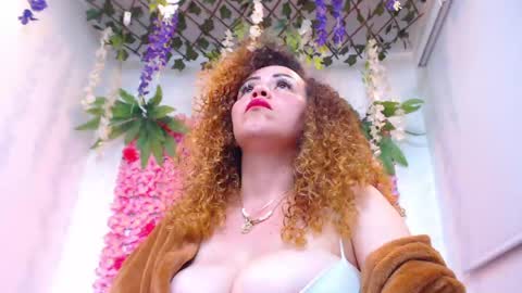 Snapshot of risitos_de_oro_ chatting on May 15, 11:34 pm Risitos De Oro online show from May 15, 11:34 pm