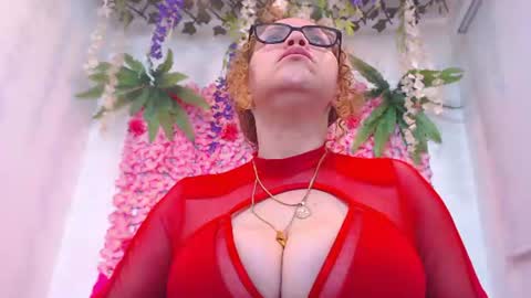 Snapshot of risitos_de_oro_ chatting on July 15, 11:48 am Risitos De Oro online show from July 15, 11:48 am