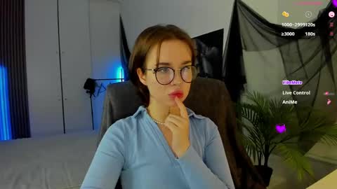 Snapshot of risosweet chatting on May 3, 8:37 pm Alice online show from May 3, 8:37 pm