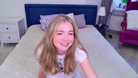 Snapshot of rita__shy chatting on June 9, 4:18 pm Rita online show from June 9, 4:18 pm