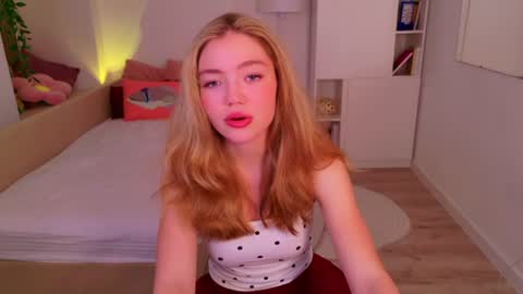 Snapshot of rita__shy chatting on June 13, 3:32 pm Rita online show from June 13, 3:32 pm