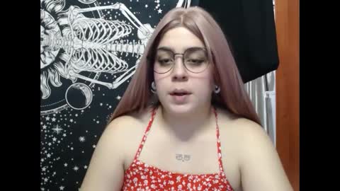 Snapshot of rivadeneira222 chatting on October 2, 3:57 am PeachSalinger online show from October 2, 3:57 am