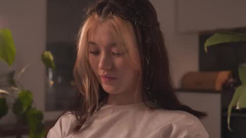 Snapshot of rivagosnell chatting on February 13, 4:36 pm Akemi online show from February 13, 4:36 pm