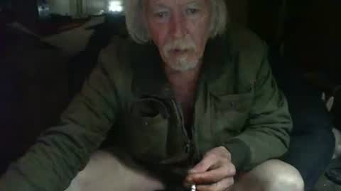 Snapshot of riverratggg chatting on May 19, 6:47 pm riveratggg online show from May 19, 6:47 pm