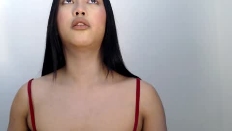 Snapshot of riyah_parker chatting on May 26, 2:18 am riyah_parker online show from May 26, 2:18 am