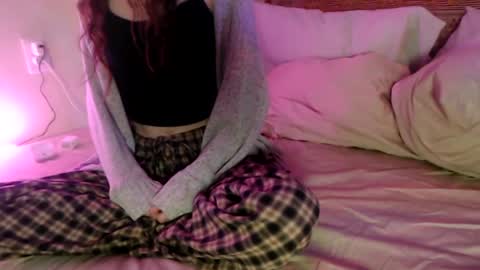 Snapshot of rizzyy333 chatting on October 21, 8:37 am rizzyy333 online show from October 21, 8:37 am