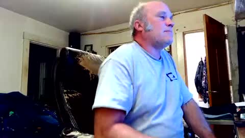 Snapshot of rnrd chatting on October 1, 2:17 am rnrd online show from October 1, 2:17 am