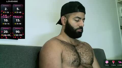 Snapshot of roa32sebas chatting on May 15, 3:30 pm SebasRoa online show from May 15, 3:30 pm