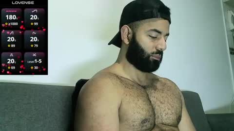 Snapshot of roa32sebas chatting on July 14, 3:29 pm SebasRoa online show from July 14, 3:29 pm