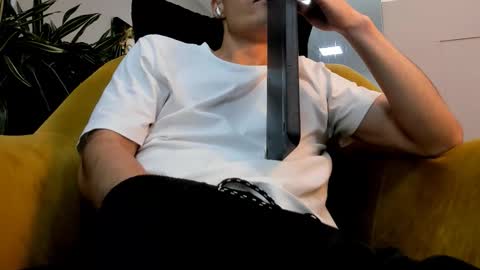 Roan Birkin online show from February 10, 10:03 pm