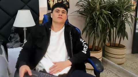 Roan Birkin online show from March 18, 7:28 pm