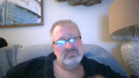 rob872217 online show from January 1, 1:47 am