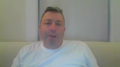 Snapshot of rob_bower_guy chatting on November 29, 9:29 pm rob_bower_guy online show from November 29, 9:29 pm