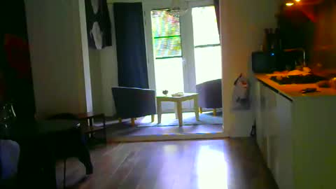 Snapshot of rober10000 chatting on October 12, 10:47 am rober10000 online show from October 12, 10:47 am