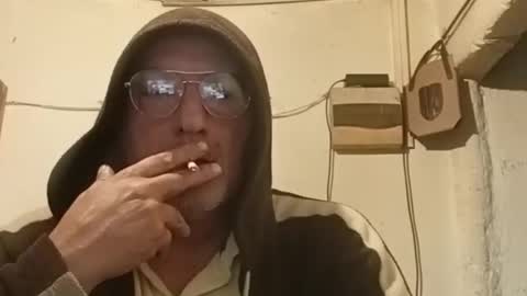 roberreyes266059 online show from April 27, 9:18 am