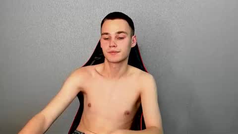 robert10211 online show from November 10, 6:51 pm