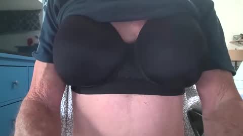 Snapshot of robert45556 chatting on October 9, 9:02 pm robert online show from October 9, 9:02 pm
