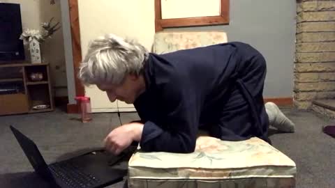 Snapshot of roberthorny69xxx chatting on February 4, 3:22 am Robert online show from February 4, 3:22 am