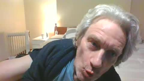 Snapshot of roberthorny69xxx chatting on March 6, 11:25 am Robert online show from March 6, 11:25 am