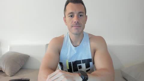 Snapshot of roberto4ever chatting on May 28, 4:21 am roberto4ever online show from May 28, 4:21 am