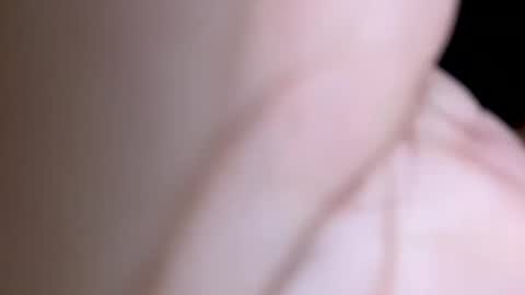 Snapshot of roberto925 chatting on February 4, 5:10 am roberto925 online show from February 4, 5:10 am