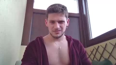 Snapshot of roberto_twink1 chatting on February 17, 8:09 am Roberto online show from February 17, 8:09 am