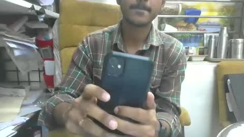 Snapshot of robertsalia220 chatting on March 7, 1:07 pm Robertsalia online show from March 7, 1:07 pm