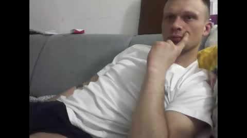 Snapshot of robertxxxpo chatting on January 9, 11:45 pm Zenek online show from January 9, 11:45 pm