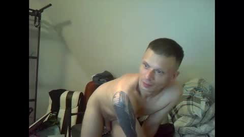Snapshot of robertxxxpo chatting on November 10, 8:35 am Zenek online show from November 10, 8:35 am