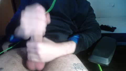 Snapshot of roberunxx chatting on February 4, 2:12 pm Rober online show from February 4, 2:12 pm