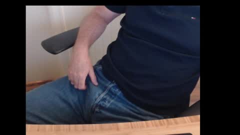 robidan6923 online show from September 17, 12:51 pm