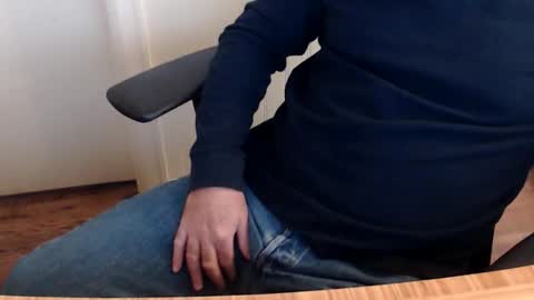 robidan6923 online show from October 28, 2:31 pm