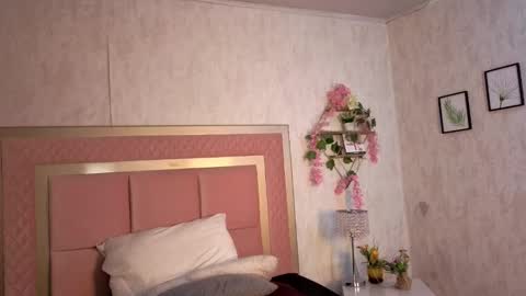 robin D online show from November 17, 12:11 pm