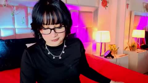 Snapshot of robinbennett chatting on May 6, 2:11 pm robin D online show from May 6, 2:11 pm