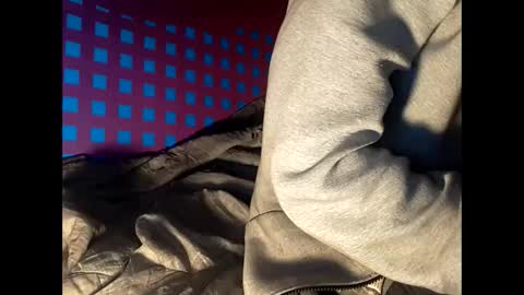 R online show from March 7, 2:46 am