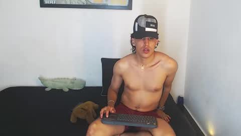 Snapshot of robisson_zack chatting on November 11, 10:10 pm Robisson Zack online show from November 11, 10:10 pm