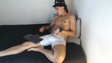 Snapshot of robisson_zack chatting on July 25, 1:52 pm Robisson Zack online show from July 25, 1:52 pm