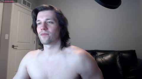 Snapshot of robknocks chatting on February 28, 3:37 am Rob Knocks online show from February 28, 3:37 am