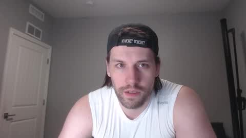 Snapshot of robknocks chatting on December 16, 1:32 am Rob Knocks online show from December 16, 1:32 am